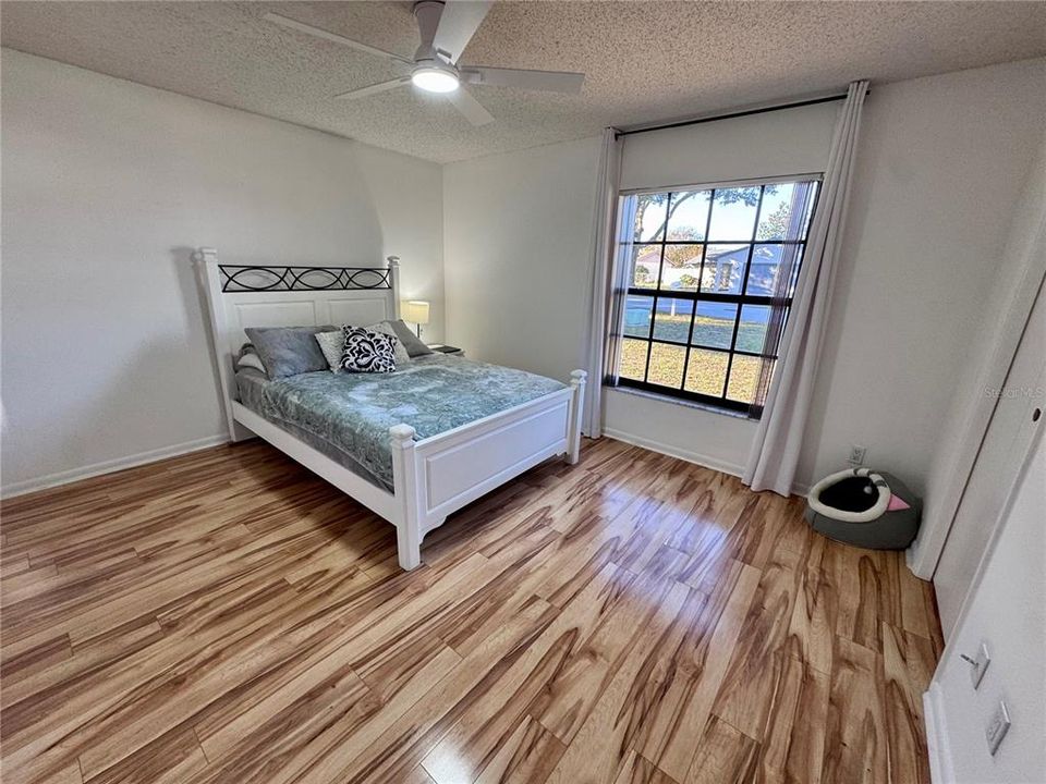 For Sale: $285,000 (2 beds, 2 baths, 1102 Square Feet)