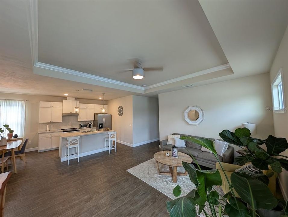 For Rent: $2,100 (3 beds, 2 baths, 1293 Square Feet)