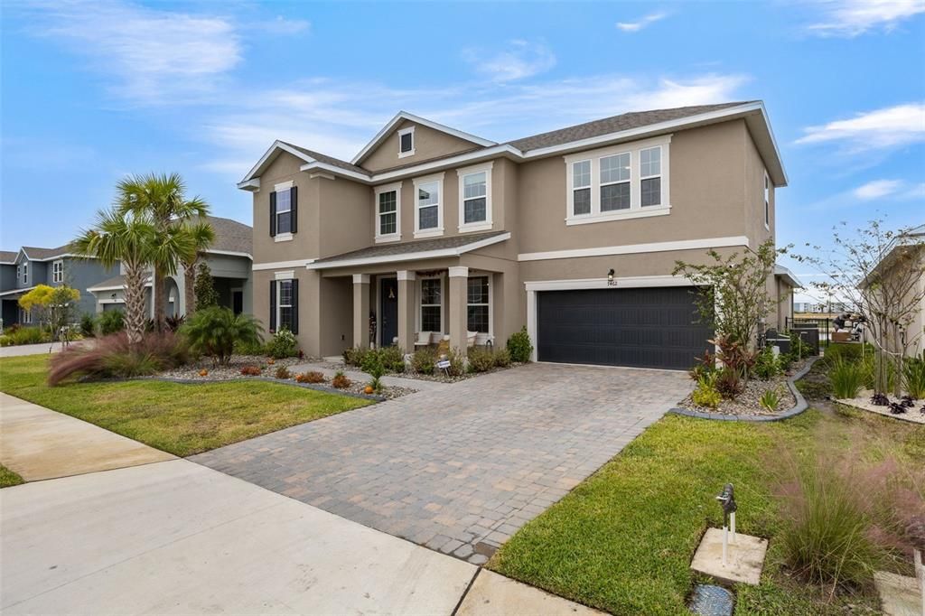 For Sale: $699,900 (5 beds, 4 baths, 3550 Square Feet)