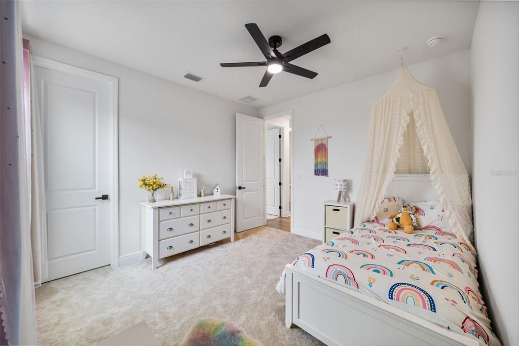 For Sale: $699,900 (5 beds, 4 baths, 3550 Square Feet)