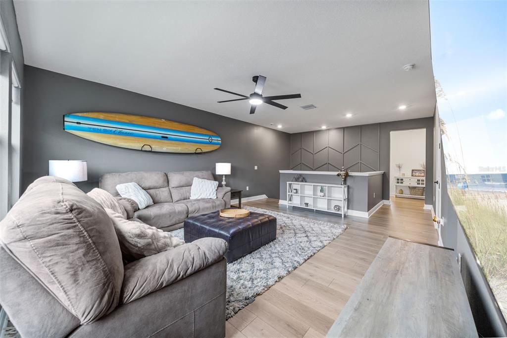 For Sale: $699,900 (5 beds, 4 baths, 3550 Square Feet)