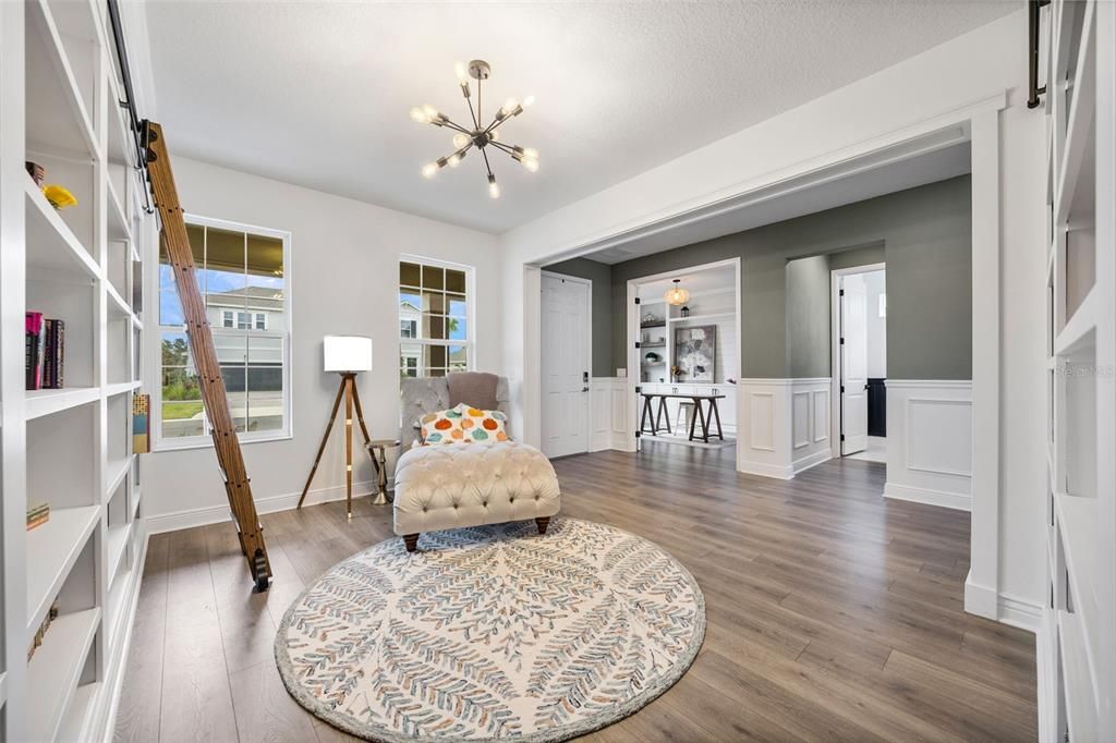 For Sale: $699,900 (5 beds, 4 baths, 3550 Square Feet)