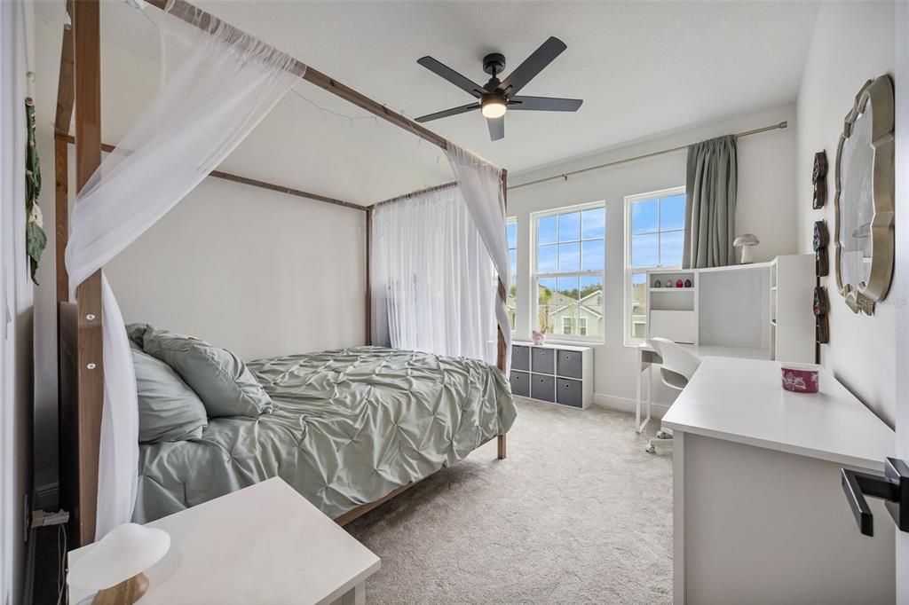 For Sale: $699,900 (5 beds, 4 baths, 3550 Square Feet)