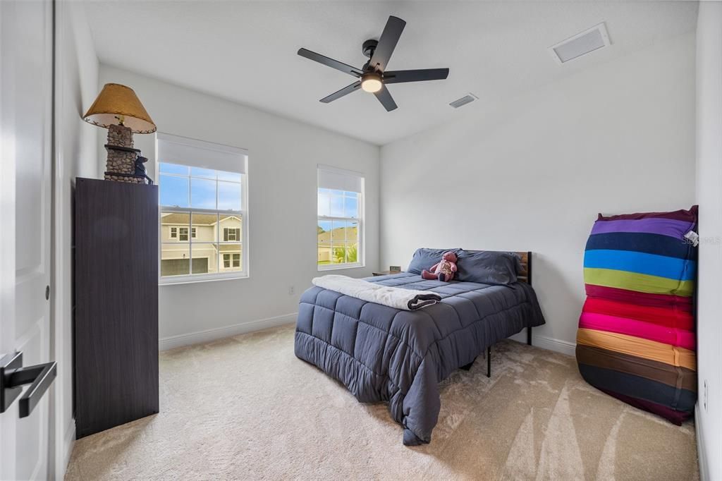 For Sale: $699,900 (5 beds, 4 baths, 3550 Square Feet)