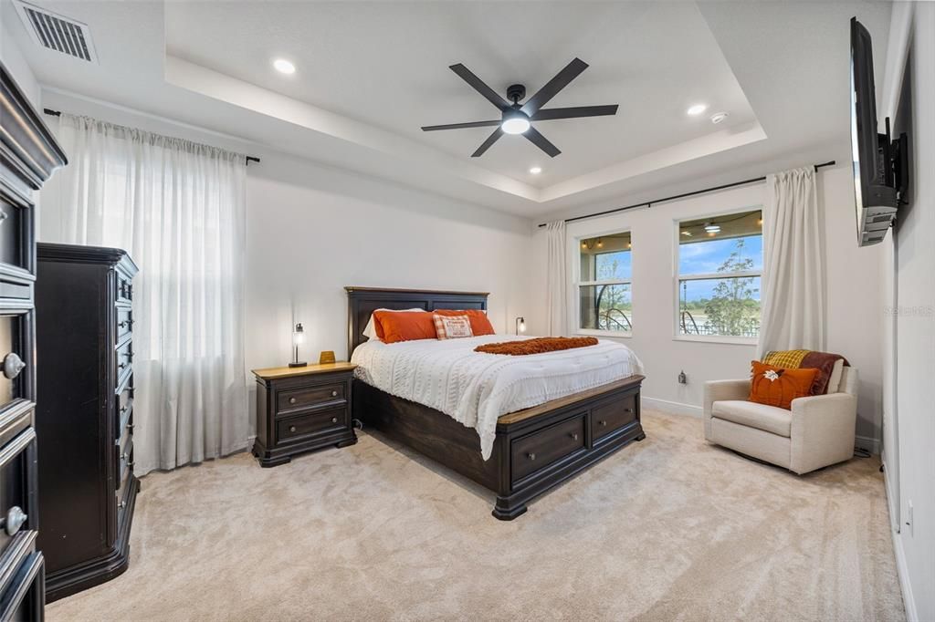 For Sale: $699,900 (5 beds, 4 baths, 3550 Square Feet)