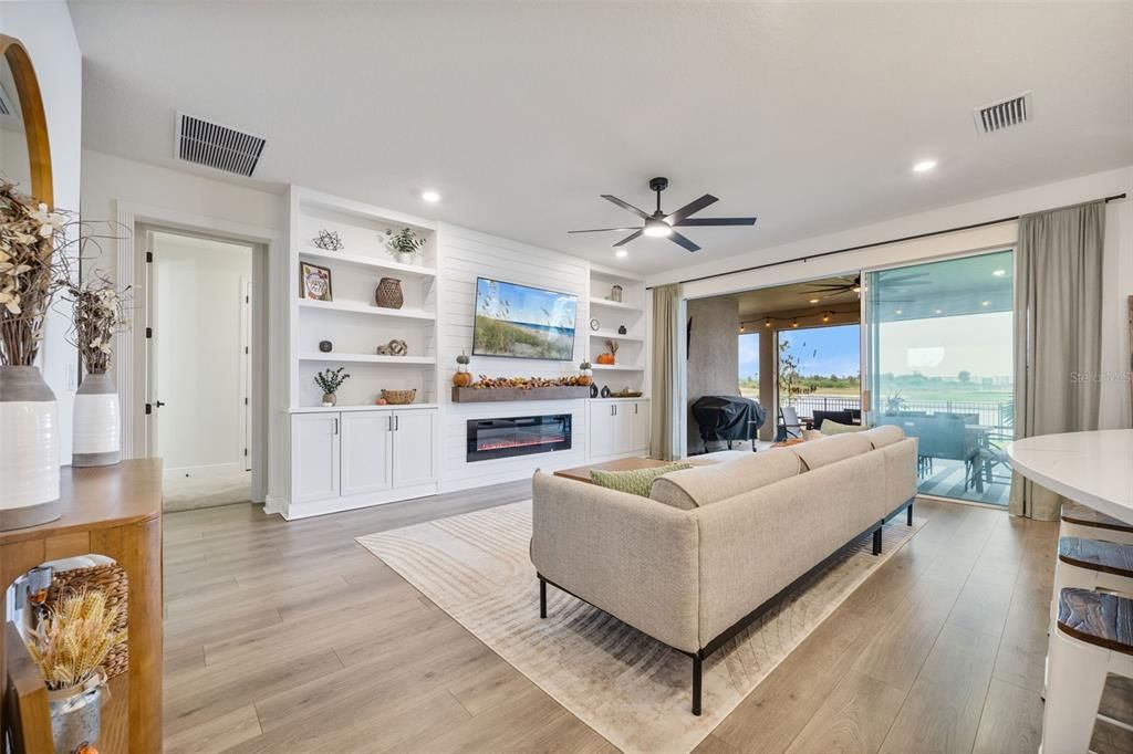 For Sale: $699,900 (5 beds, 4 baths, 3550 Square Feet)