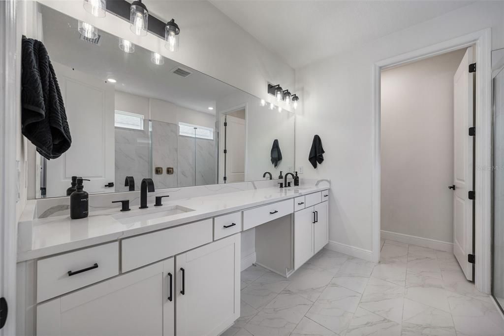 For Sale: $699,900 (5 beds, 4 baths, 3550 Square Feet)