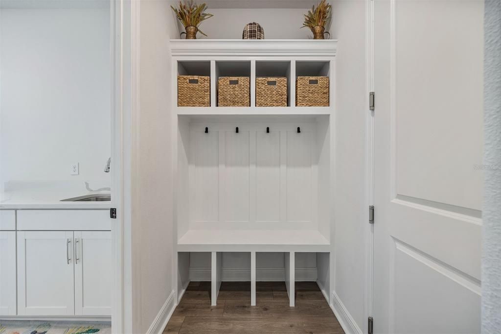 For Sale: $699,900 (5 beds, 4 baths, 3550 Square Feet)