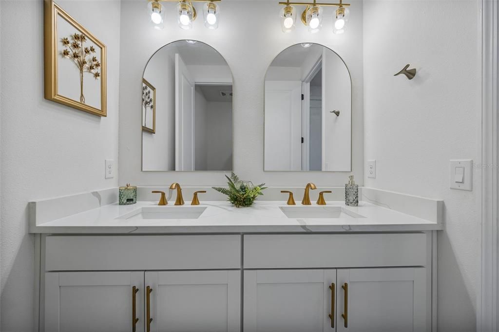 For Sale: $699,900 (5 beds, 4 baths, 3550 Square Feet)