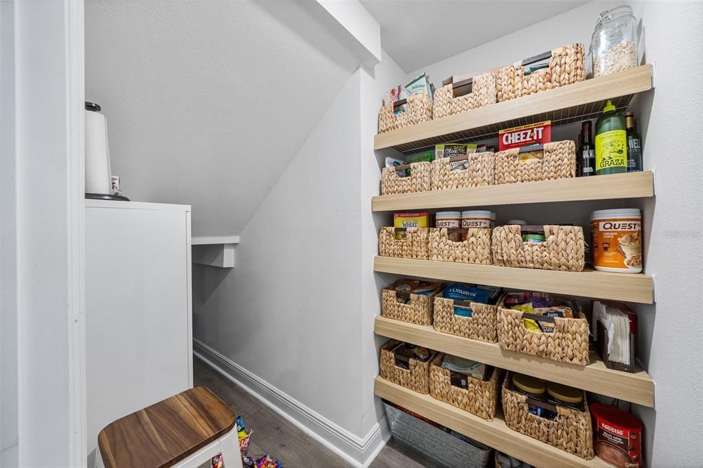 For Sale: $699,900 (5 beds, 4 baths, 3550 Square Feet)