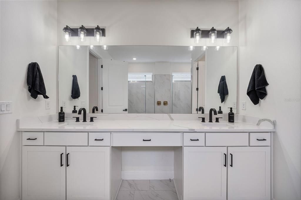 For Sale: $699,900 (5 beds, 4 baths, 3550 Square Feet)