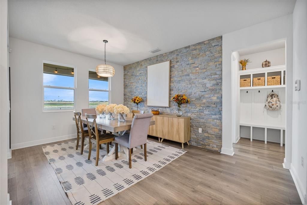 For Sale: $699,900 (5 beds, 4 baths, 3550 Square Feet)