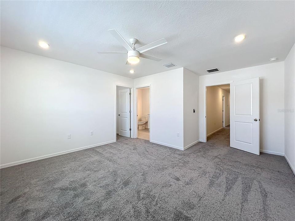 В аренду: $1,950 (3 спален, 2 ванн, 1694 Квадратных фут)