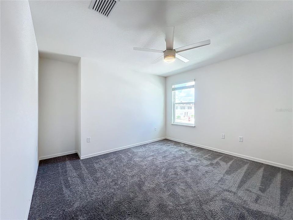 В аренду: $1,950 (3 спален, 2 ванн, 1694 Квадратных фут)