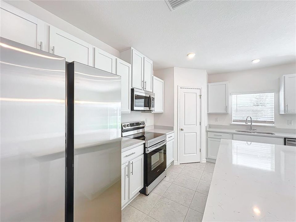 В аренду: $1,950 (3 спален, 2 ванн, 1694 Квадратных фут)