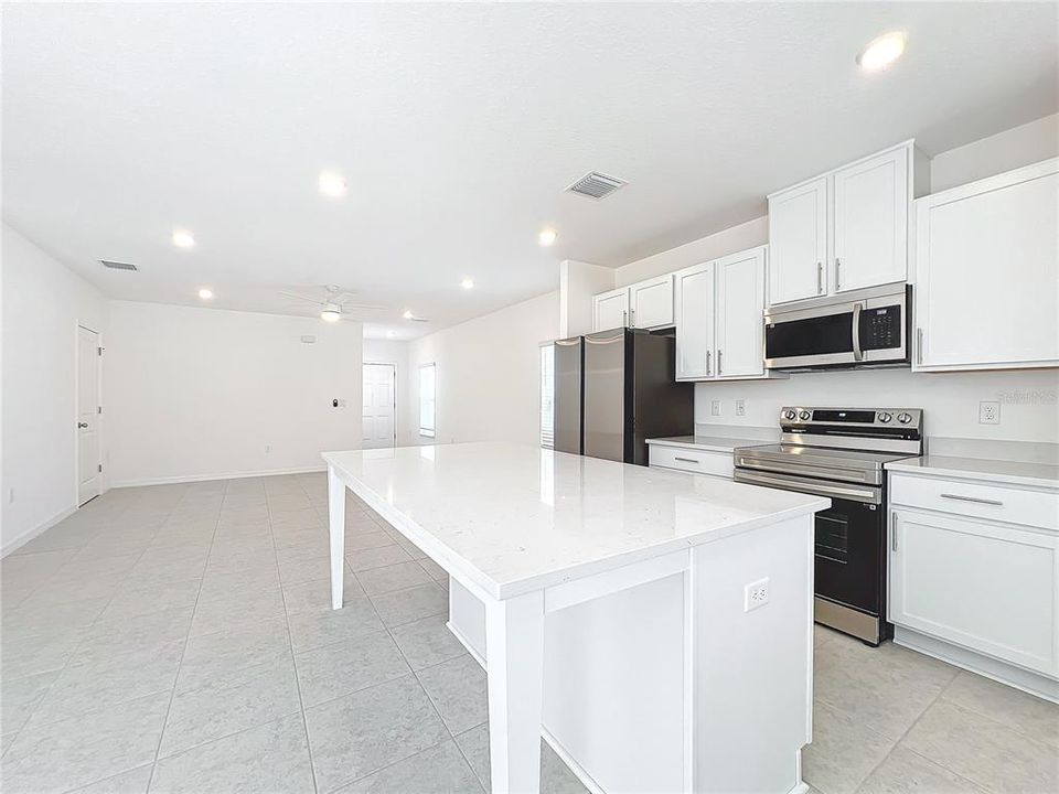 В аренду: $1,950 (3 спален, 2 ванн, 1694 Квадратных фут)