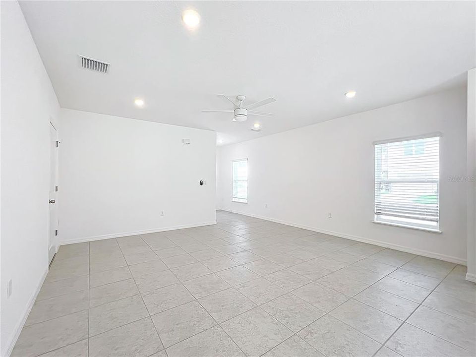 В аренду: $1,950 (3 спален, 2 ванн, 1694 Квадратных фут)