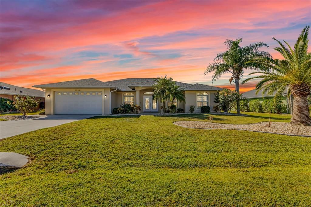 For Sale: $435,000 (3 beds, 2 baths, 2078 Square Feet)