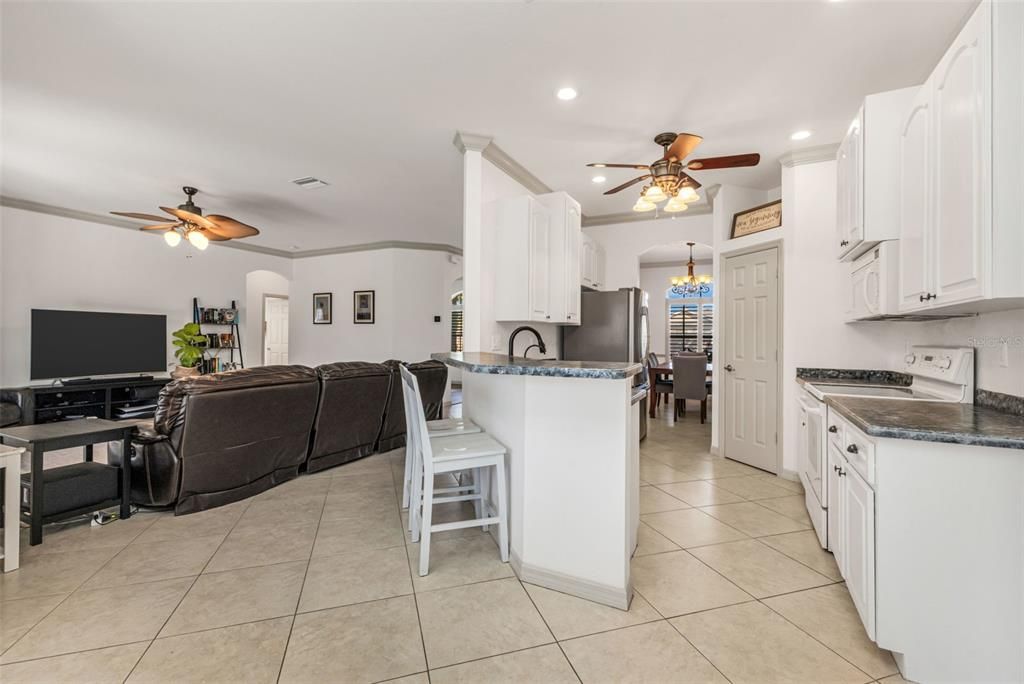 For Sale: $435,000 (3 beds, 2 baths, 2078 Square Feet)