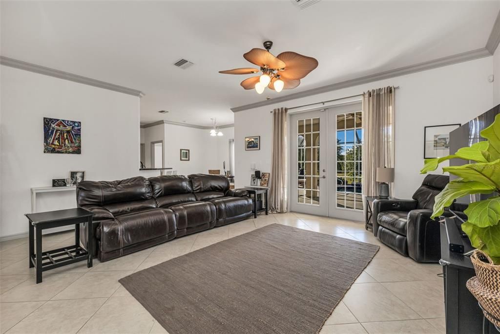 For Sale: $435,000 (3 beds, 2 baths, 2078 Square Feet)