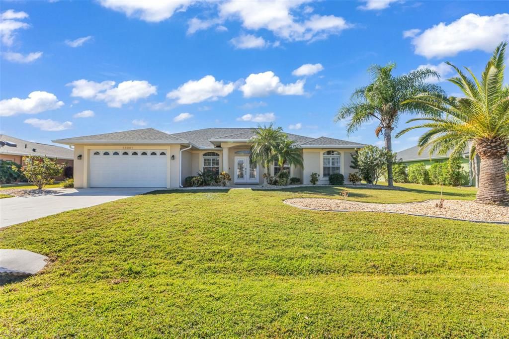 For Sale: $435,000 (3 beds, 2 baths, 2078 Square Feet)