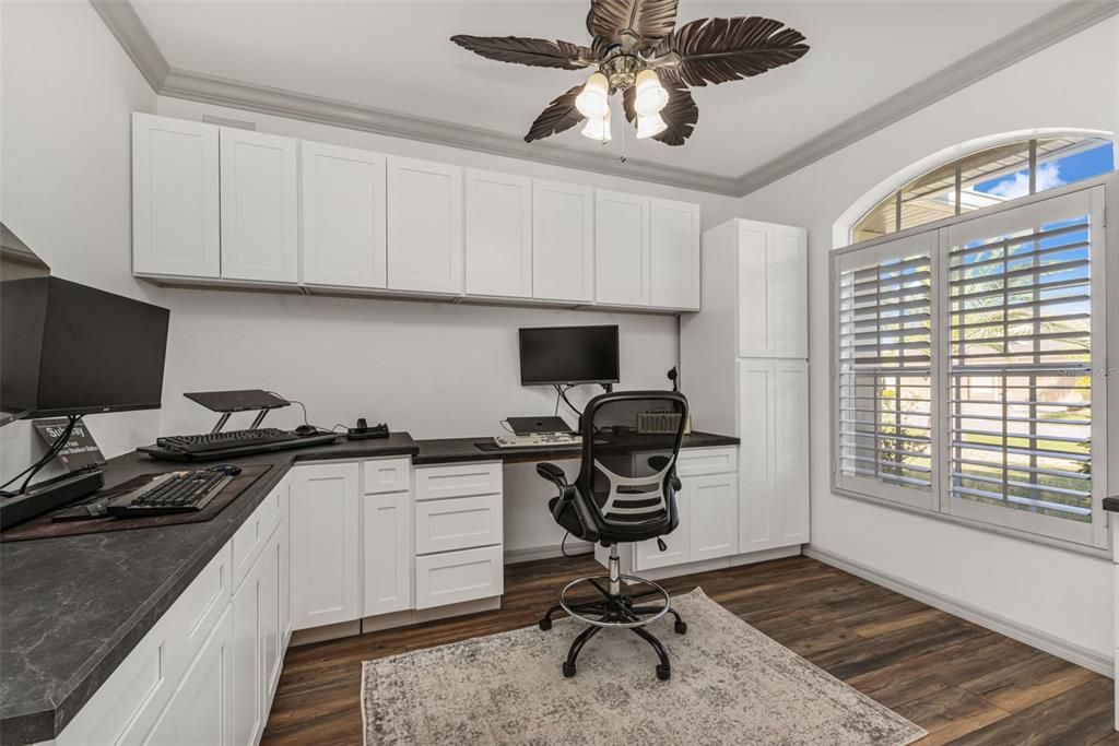 For Sale: $435,000 (3 beds, 2 baths, 2078 Square Feet)