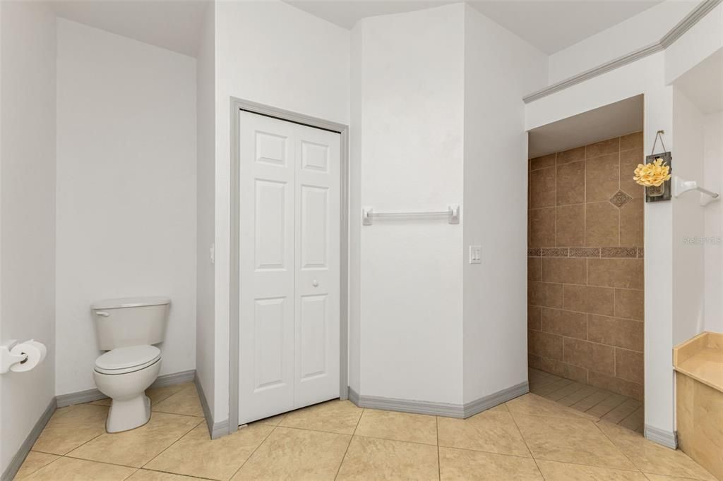 For Sale: $435,000 (3 beds, 2 baths, 2078 Square Feet)