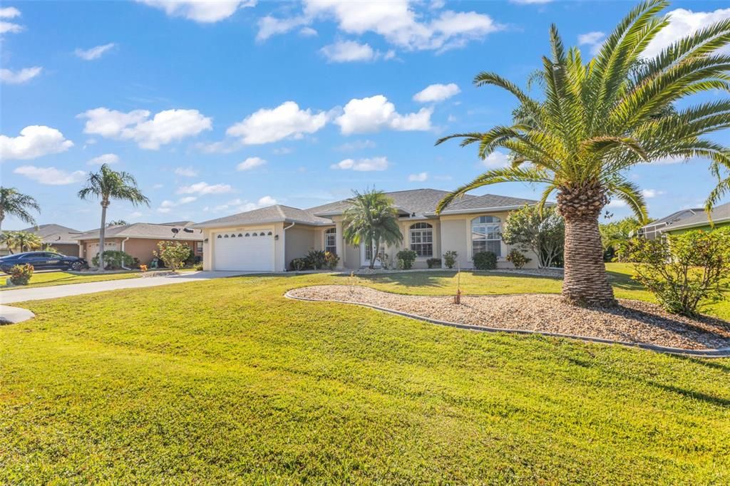 For Sale: $435,000 (3 beds, 2 baths, 2078 Square Feet)