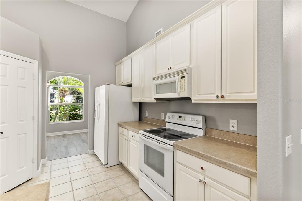 待售: $389,000 (3 贝兹, 2 浴室, 1958 平方英尺)