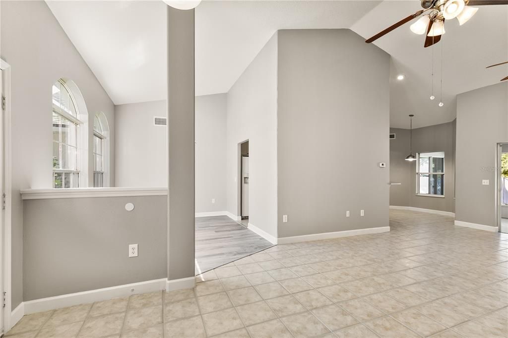 待售: $389,000 (3 贝兹, 2 浴室, 1958 平方英尺)