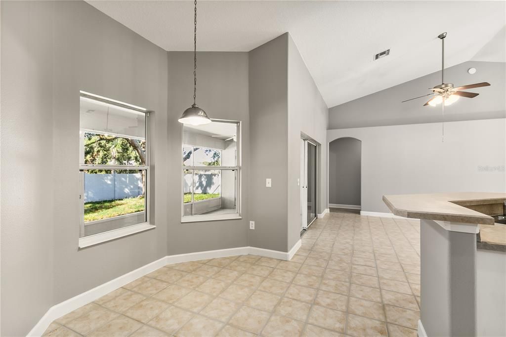 待售: $389,000 (3 贝兹, 2 浴室, 1958 平方英尺)