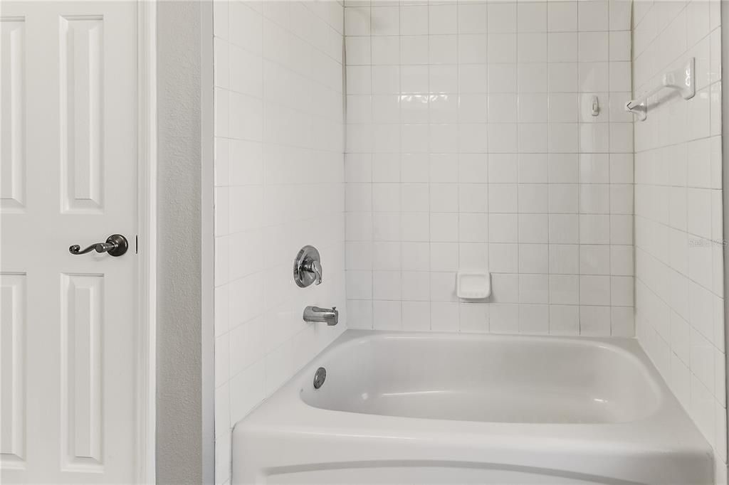 待售: $389,000 (3 贝兹, 2 浴室, 1958 平方英尺)