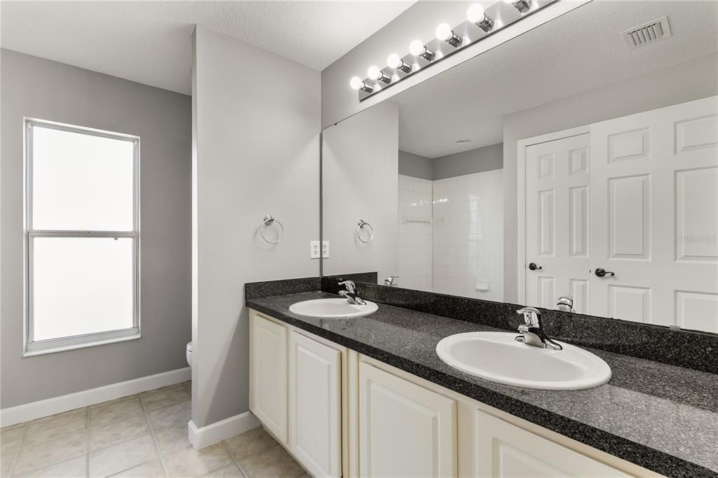 待售: $389,000 (3 贝兹, 2 浴室, 1958 平方英尺)