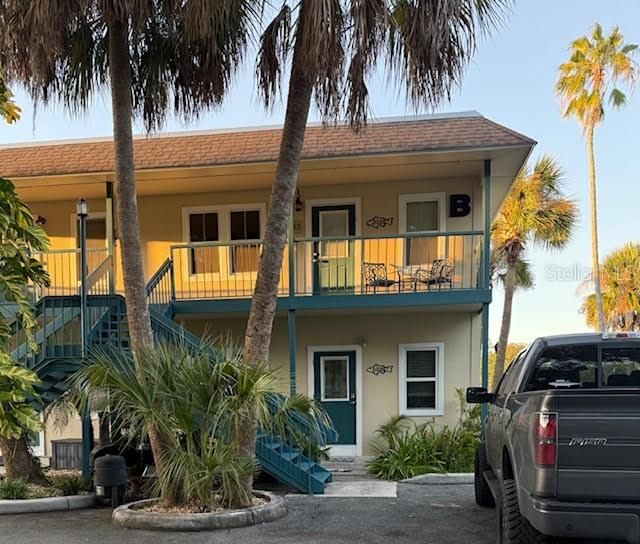 For Sale: $385,000 (2 beds, 2 baths, 1060 Square Feet)