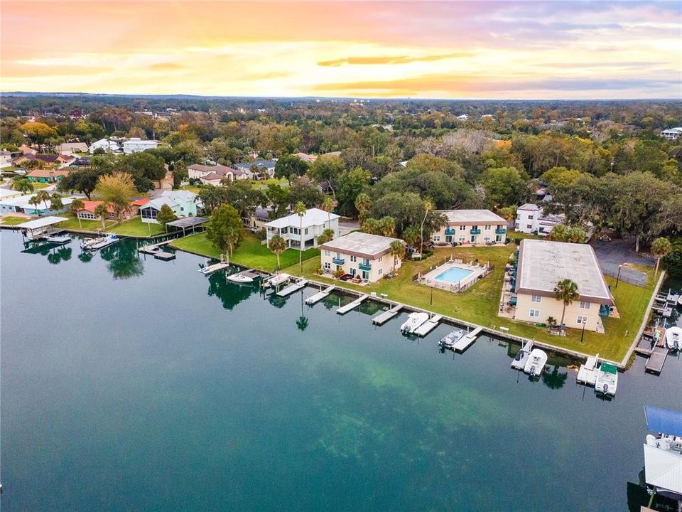 For Sale: $385,000 (2 beds, 2 baths, 1060 Square Feet)