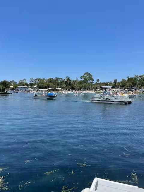 For Sale: $385,000 (2 beds, 2 baths, 1060 Square Feet)