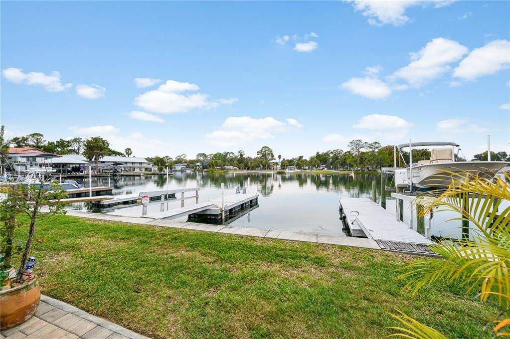 For Sale: $385,000 (2 beds, 2 baths, 1060 Square Feet)