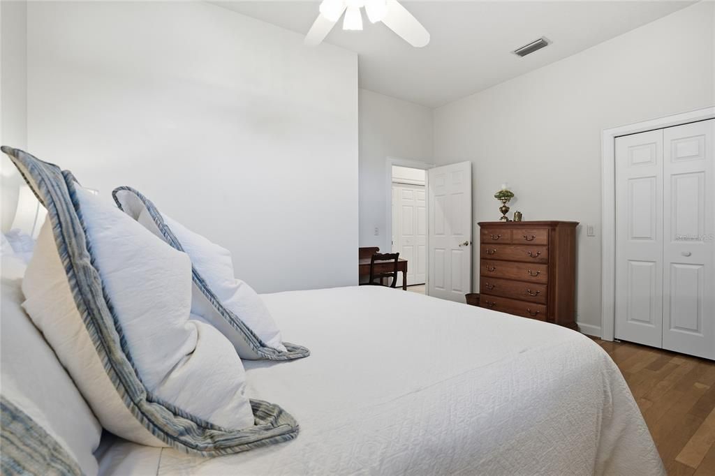 For Sale: $1,100,000 (4 beds, 3 baths, 3515 Square Feet)