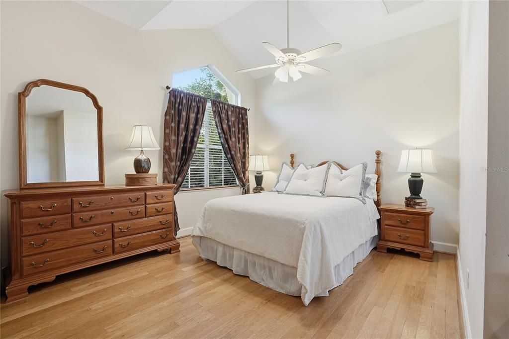 For Sale: $1,100,000 (4 beds, 3 baths, 3515 Square Feet)