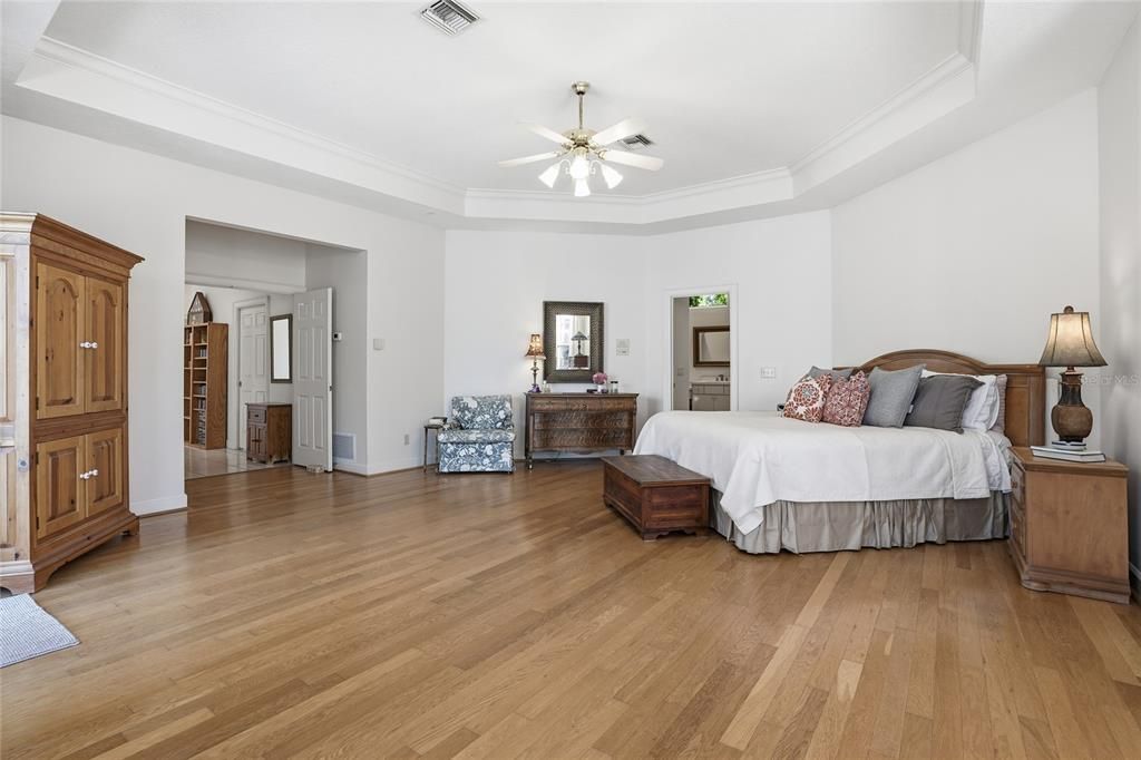 For Sale: $1,100,000 (4 beds, 3 baths, 3515 Square Feet)