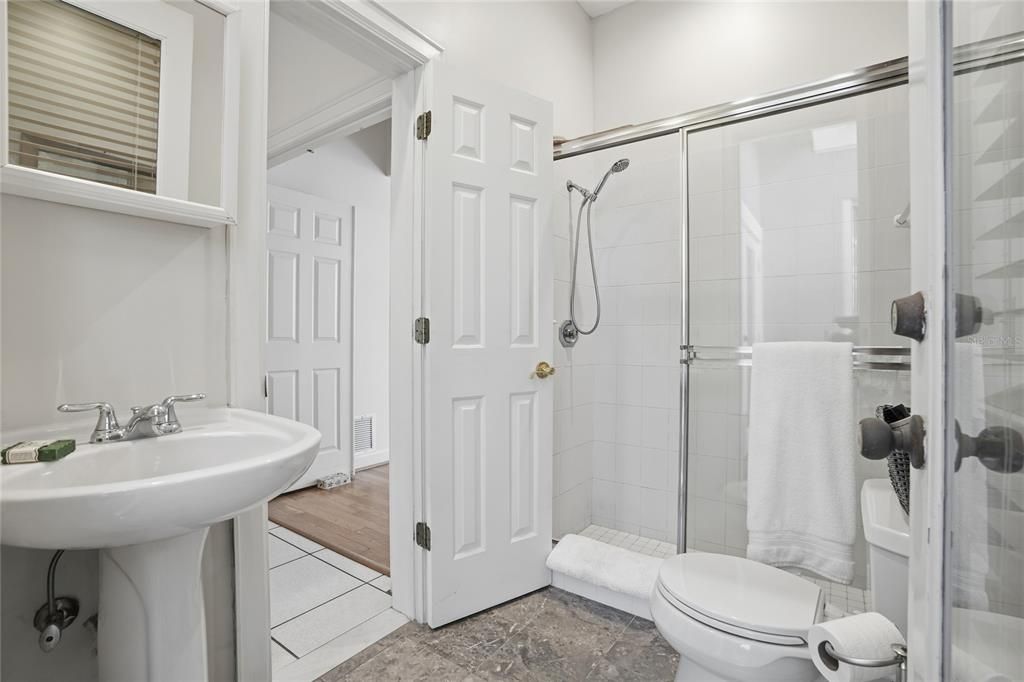 For Sale: $1,100,000 (4 beds, 3 baths, 3515 Square Feet)