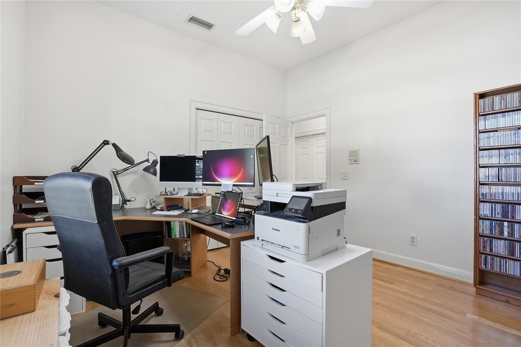 For Sale: $1,100,000 (4 beds, 3 baths, 3515 Square Feet)