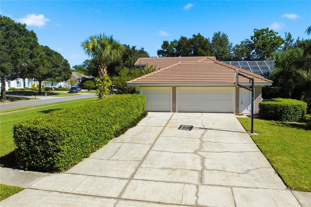 For Sale: $1,100,000 (4 beds, 3 baths, 3515 Square Feet)