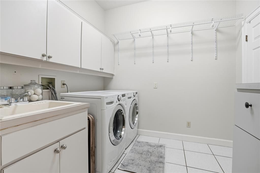 For Sale: $1,100,000 (4 beds, 3 baths, 3515 Square Feet)