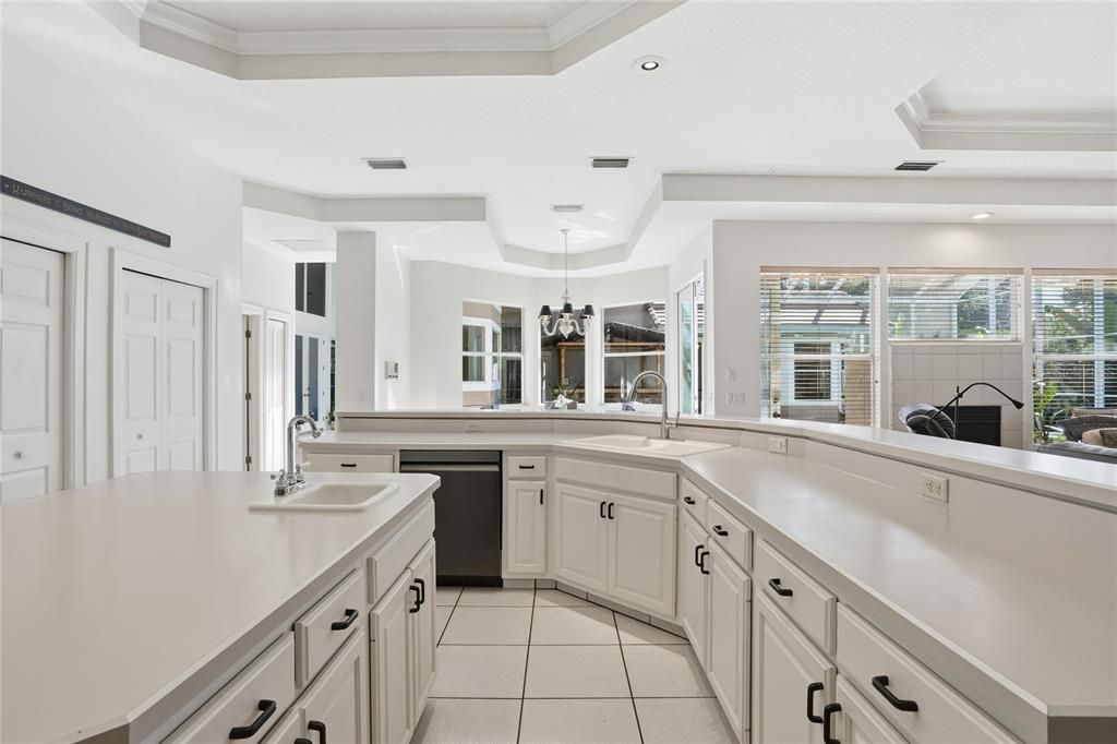 For Sale: $1,100,000 (4 beds, 3 baths, 3515 Square Feet)