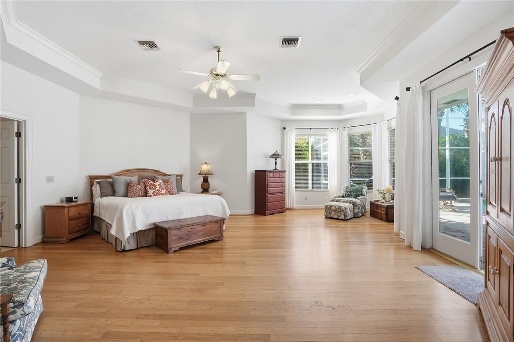 For Sale: $1,100,000 (4 beds, 3 baths, 3515 Square Feet)