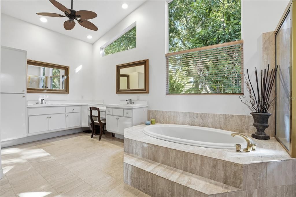 For Sale: $1,100,000 (4 beds, 3 baths, 3515 Square Feet)