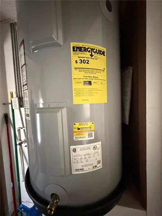 待售: $400,000 (2 贝兹, 2 浴室, 933 平方英尺)