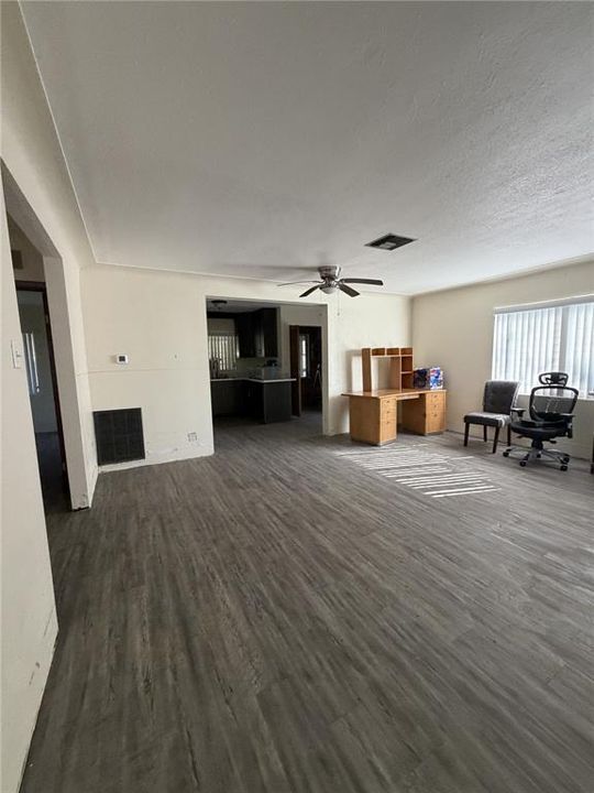 待售: $400,000 (2 贝兹, 2 浴室, 933 平方英尺)