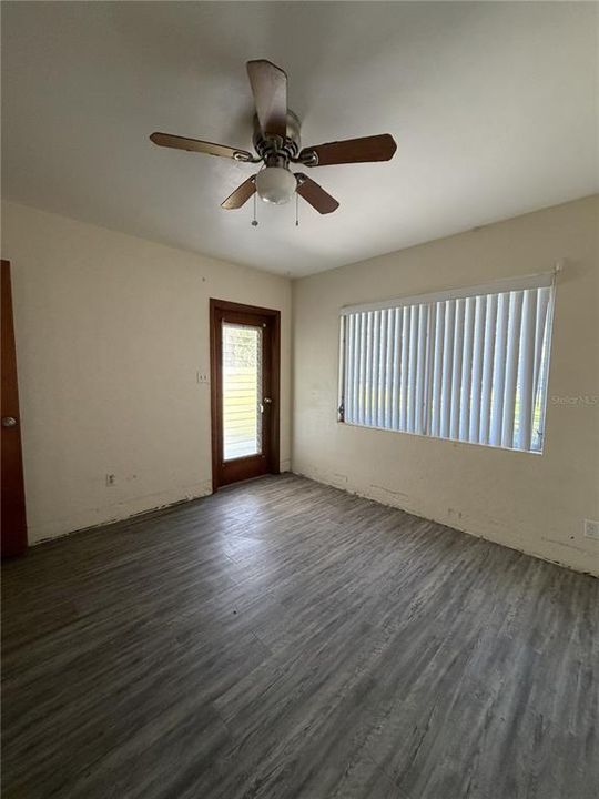 待售: $400,000 (2 贝兹, 2 浴室, 933 平方英尺)